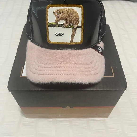 New Goorin Bros Limited Edition Honey Bear Trucker Hat display picture 1